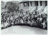 Chủ tịch Hồ Chí Minh chụp ảnh cùng các em học sinh và giáo viên Trường Cấp I, II Móng Cái, ngày 19/02/1960.