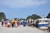 Du khách tại Cảng du lịch Cái Rồng (Vân Đồn) ra các tuyến đảo tham quan.