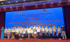 LĐLĐ tỉnh, Sở LĐ, TB&XH trao quà và học bổng cho các học sinh tiêu biểu.