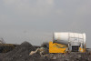 Máy phun sương công suất lớn lắp đặt tại khu vực bãi thải Bàng Nâu (TP Cẩm Phả), giúp hạn chế bụi phát tán trong quá trình đổ thải.