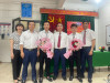 Đại diện Chi bộ PX Khai thác 1 tặng hoa chúc mừng 02 Đảng viên mới.
