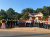Đại tá Nguyễn Đình Khiêm - Phó Chính ủy Bộ CHQS tỉnh, cùng các đại biểu cắt băng khánh thành, bàn giao đường giao thông.