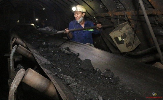 Công nhân Công ty kiểm định chất lượng than (Ảnh: Ngọc Quý - ST)