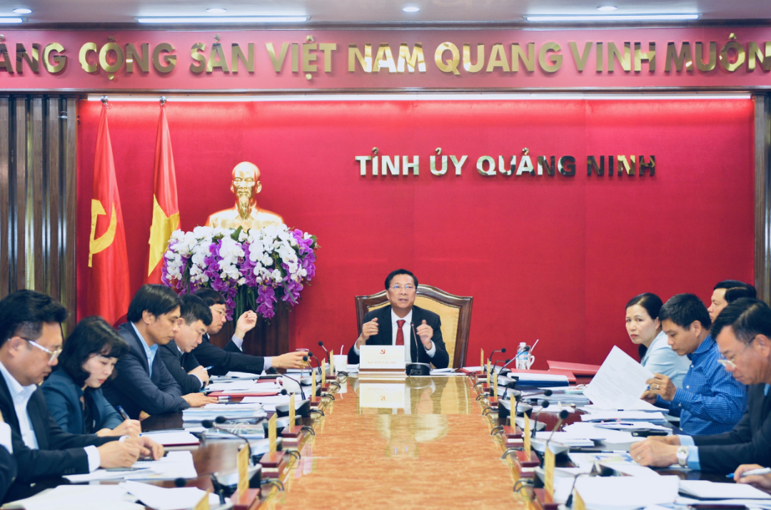Bí thư Tỉnh uỷ, Chủ tịch HĐND tỉnh Nguyễn Văn Đọc phát biểu chỉ đạo hội nghị.