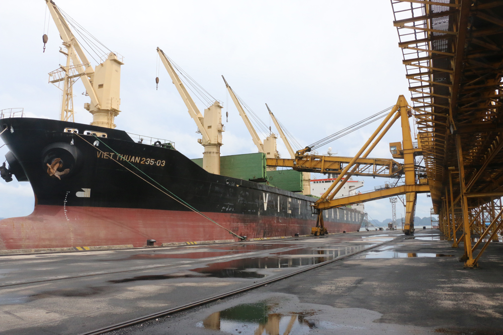 Dự kiến năm 2019, TKV nhập khẩu khoảng 6 triệu tấn than. (Ảnh chụp tại khu vực Cảng Cẩm Phả)