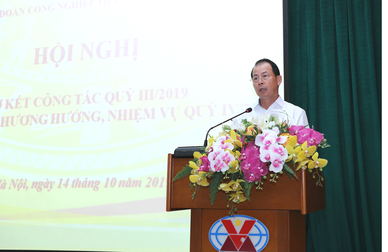 Đồng chí Đặng Thanh Hải, Phó Bí thư thường trực Đảng ủy - TGĐ Tập đoàn nhận kỷ niệm chương vì sự nghiệp Tuyên giáo