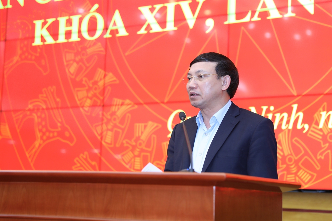 Đồng chí Nguyễn Xuân Ký - Bí thư Tỉnh ủy, Chủ tịch HĐND tỉnh phát biểu tại hội nghị.