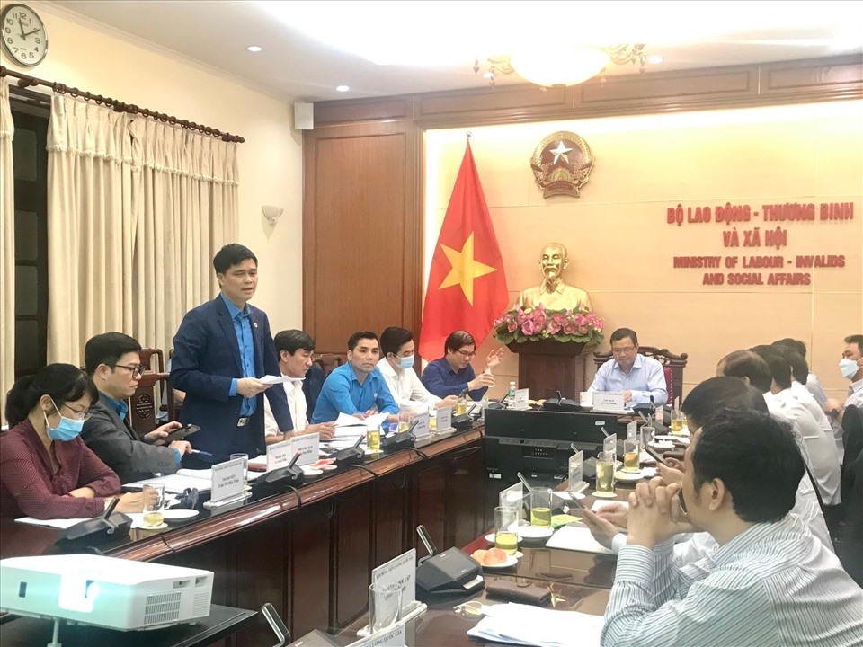 Ông Ngọ Duy Hiểu - Phó Chủ tịch Tổng Liên đoàn Lao động Việt Nam, Phó Chủ tịch Hội đồng Tiền lương quốc gia - phát biểu tại phiên họp diễn ra sáng 12/4.