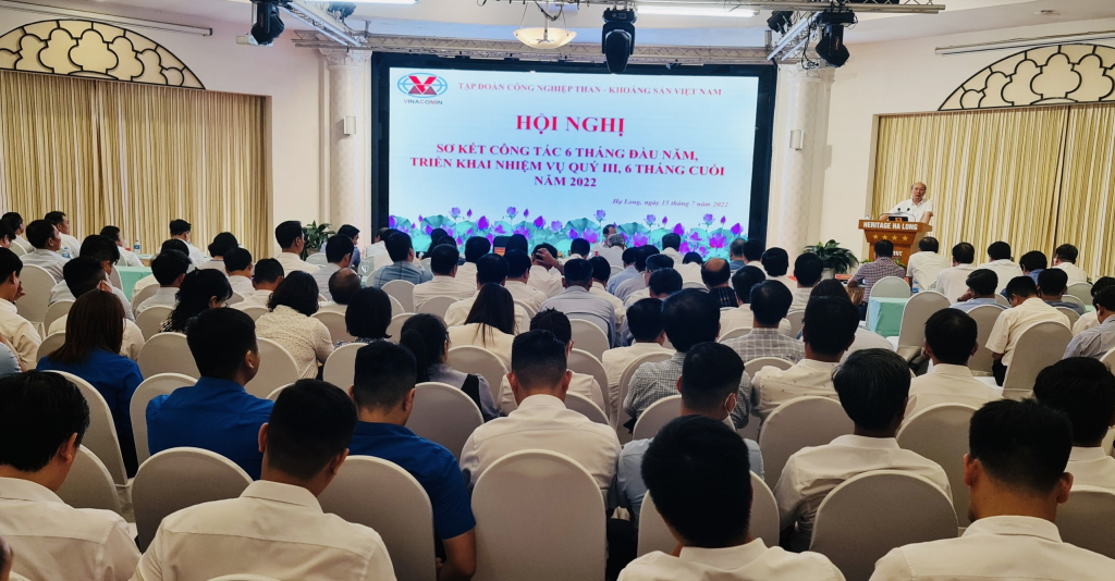 Quang cảnh hội nghị sơ kết công tác 6 tháng đầu năm, triển khai nhiệm vụ 6 tháng cuối năm 2022 của Tập đoàn Công nghiệp Than - Khoáng sản Việt Nam.