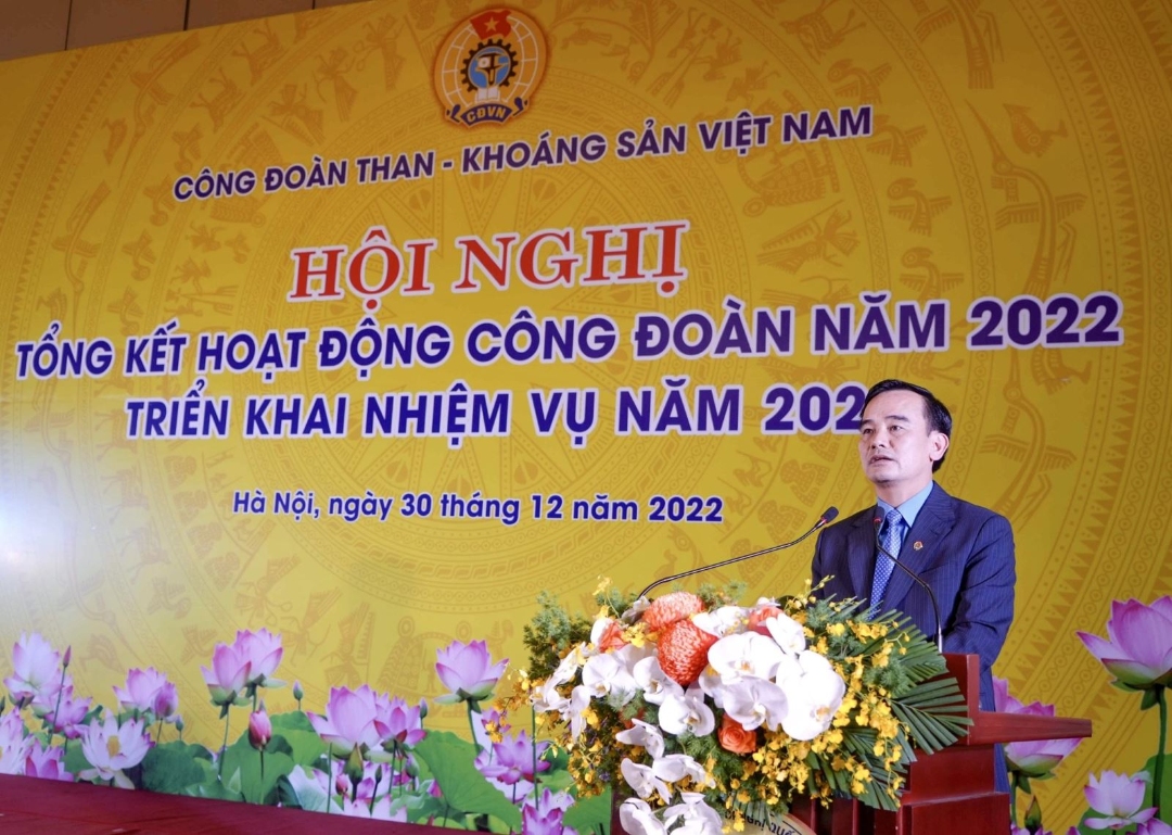 Chủ tịch Công đoàn TKV Lê Thanh Xuân phát động thi đua năm 2023