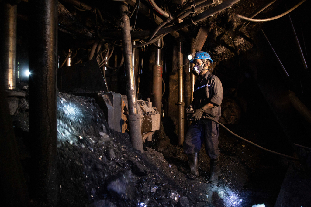 Thợ mỏ Mạo Khê bên "suối than" của dự án -400m.