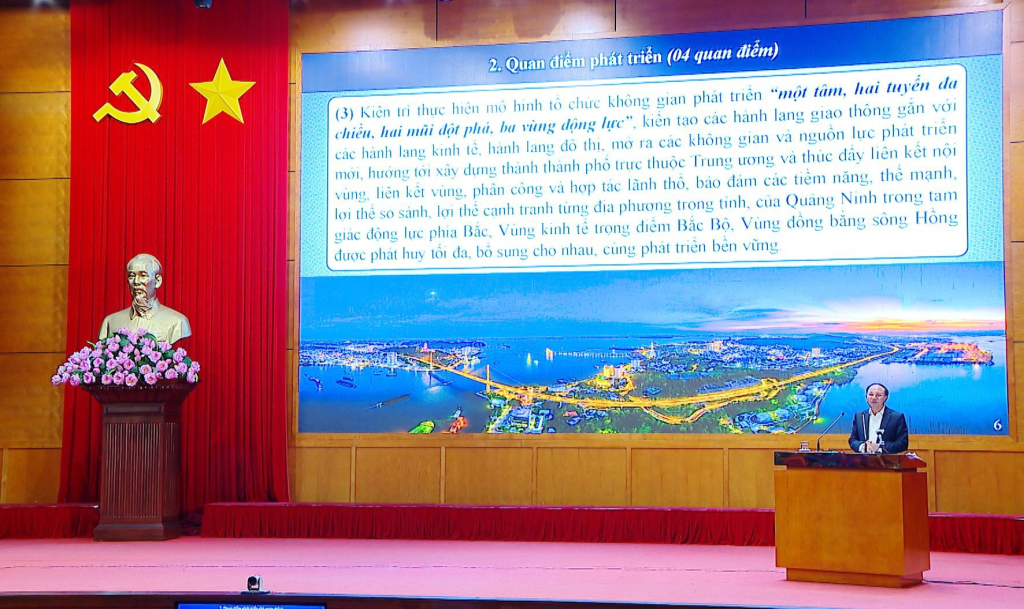 Đ/c Nguyễn Xuân Ký - Ủy viên Trung ương Đảng, Bí thư Tỉnh ủy phát biểu chỉ đạo hội nghị
