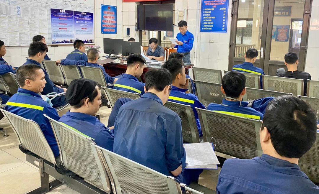 CBCN Phân xưởng Khai thác 5 tích cực hưởng ứng chương trình "Ủng hộ Quần đảo Trường Sa"