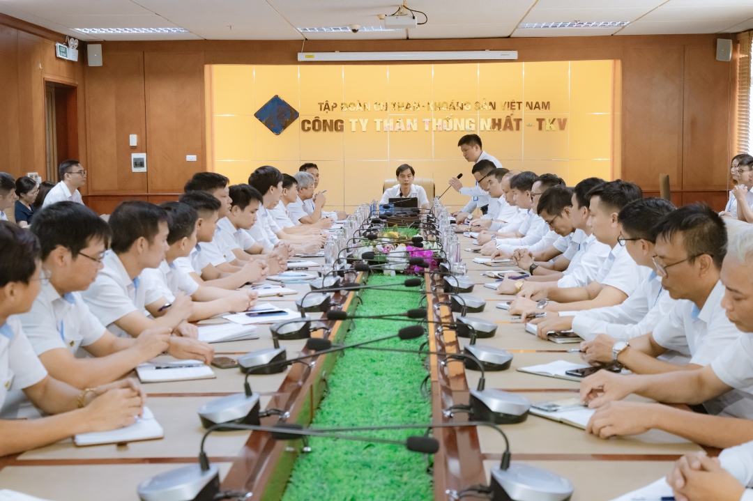 Đẩy mạnh phong trào thi đua “Cả nước thi đua đổi mới sáng tạo và chuyển đổi số” và phong trào “Bình đẳng học vụ số”