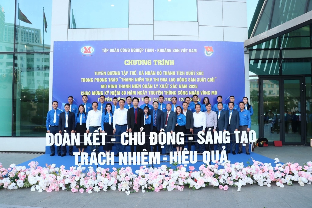 Tuyên dương tập thể, cá nhân xuất sắc trong phong trào thi đua lao động sản xuất giỏi, mô hình thanh niên quản lý xuất sắc năm 2025