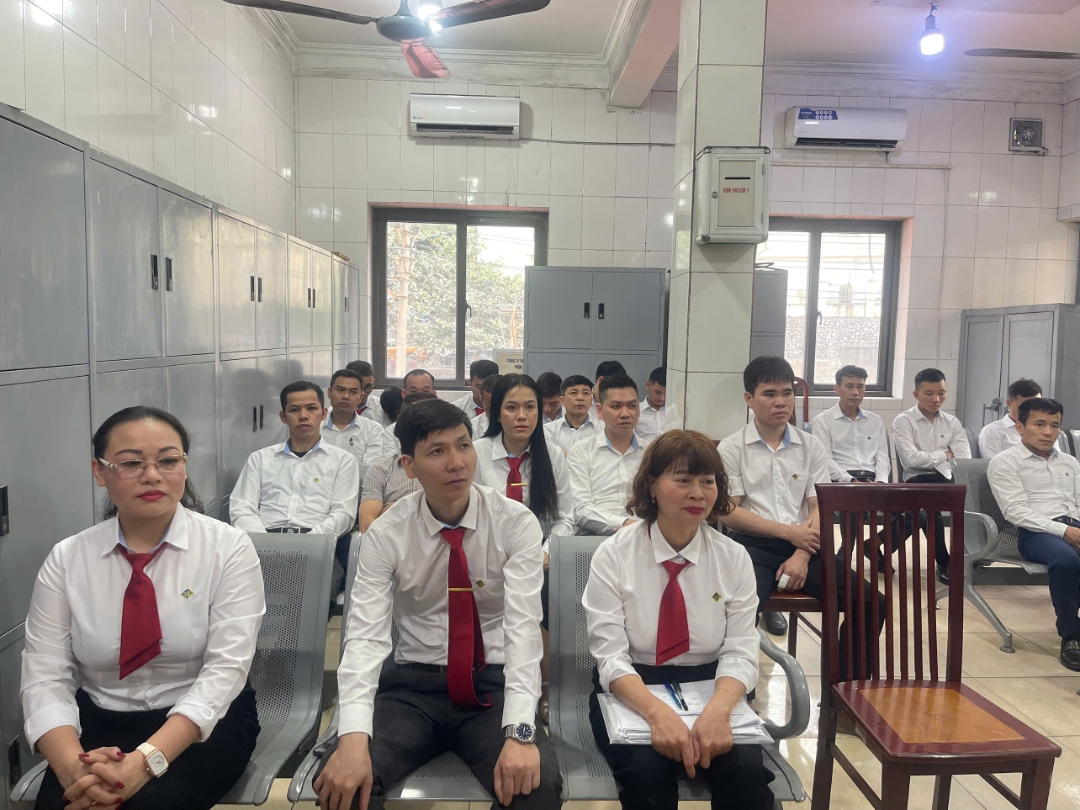 Chi bộ Phân xưởng Khai thác 1 kiểm điểm nghiêm túc, đánh giá dân chủ, tạo động lực mới cho công tác xây dựng Đảng năm 2026