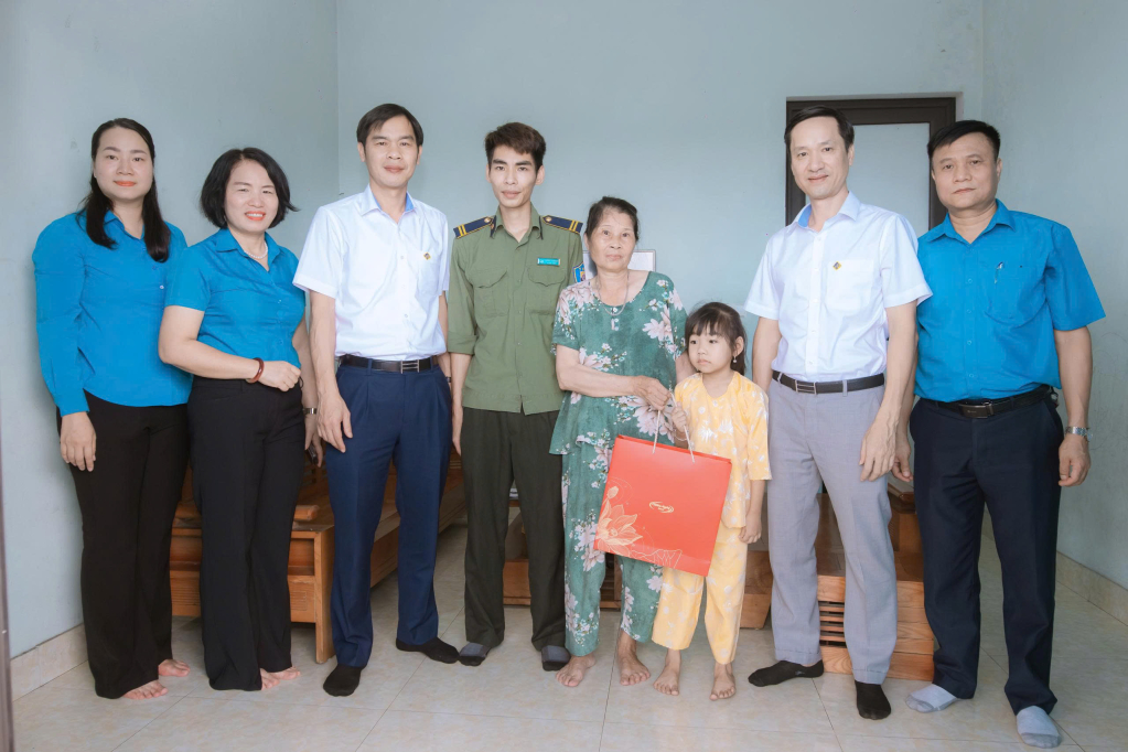 2443135 f1e70110e2b56eeb37a4 14504002