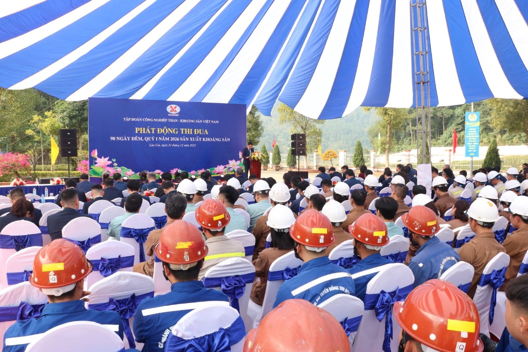 Lễ phát động thi đua 90 ngày đêm sản xuất khoáng sản quý I/2026 tạo khí thế thi đua sôi nổi, quyết tâm hoàn thành các chỉ tiêu kế hoạch ngay từ đầu năm.