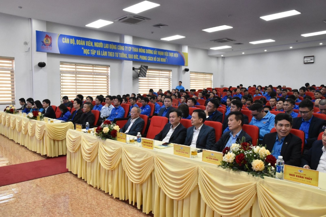 Các đại biểu dự chương trình