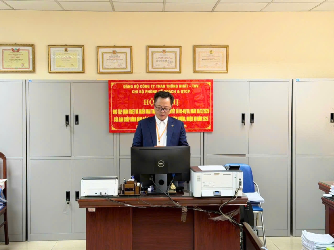 Chi bộ Phòng Kế hoạch và Quản trị chi phí tổ chức Hội nghị học tập, quán triệt và triển khai thực hiện Nghị quyết