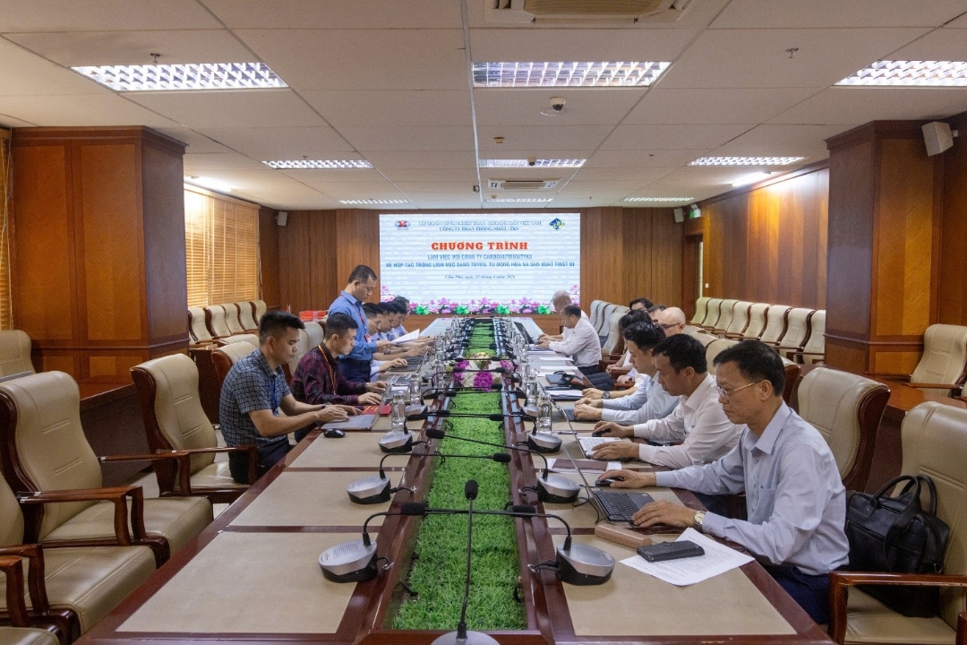 Đồng chí Trần Đăng Hải - Phó Giám đốc Công ty phát biểu tại chương trình làm việc. Ảnh: Truyền thông Công ty