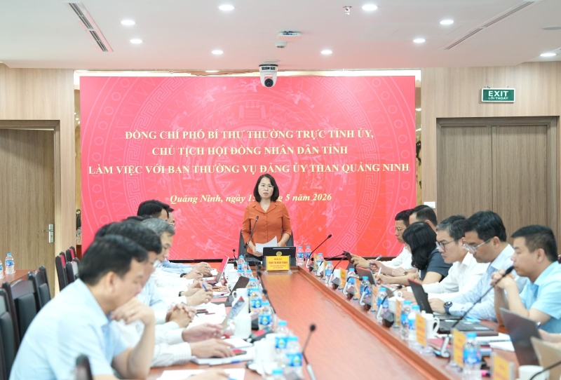 Đồng chí Trịnh Thị Minh Thanh - Phó Bí thư Thường trực Tỉnh ủy, Chủ tịch HĐND tỉnh chủ trì làm việc với Ban thường vụ Đảng ủy TQN