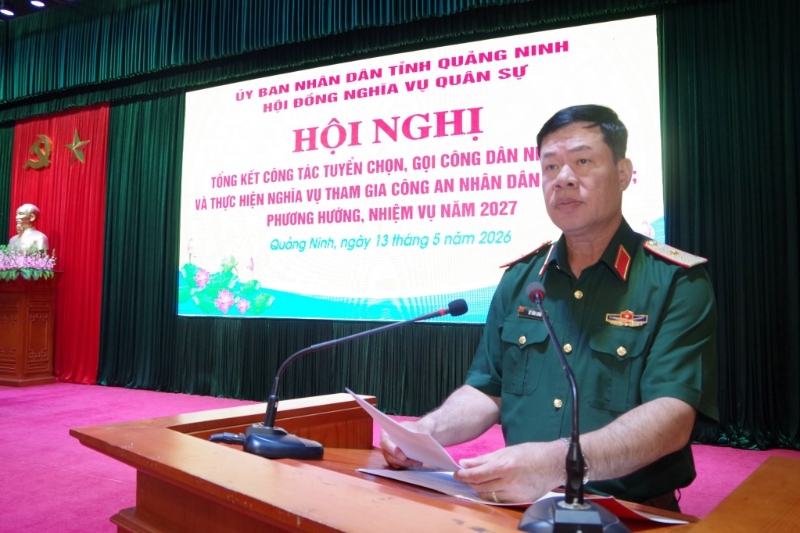 Thiếu tướng Lê Văn Long - Phó Tư lệnh Quân khu 3, phát biểu chỉ đạo tại hội nghị.